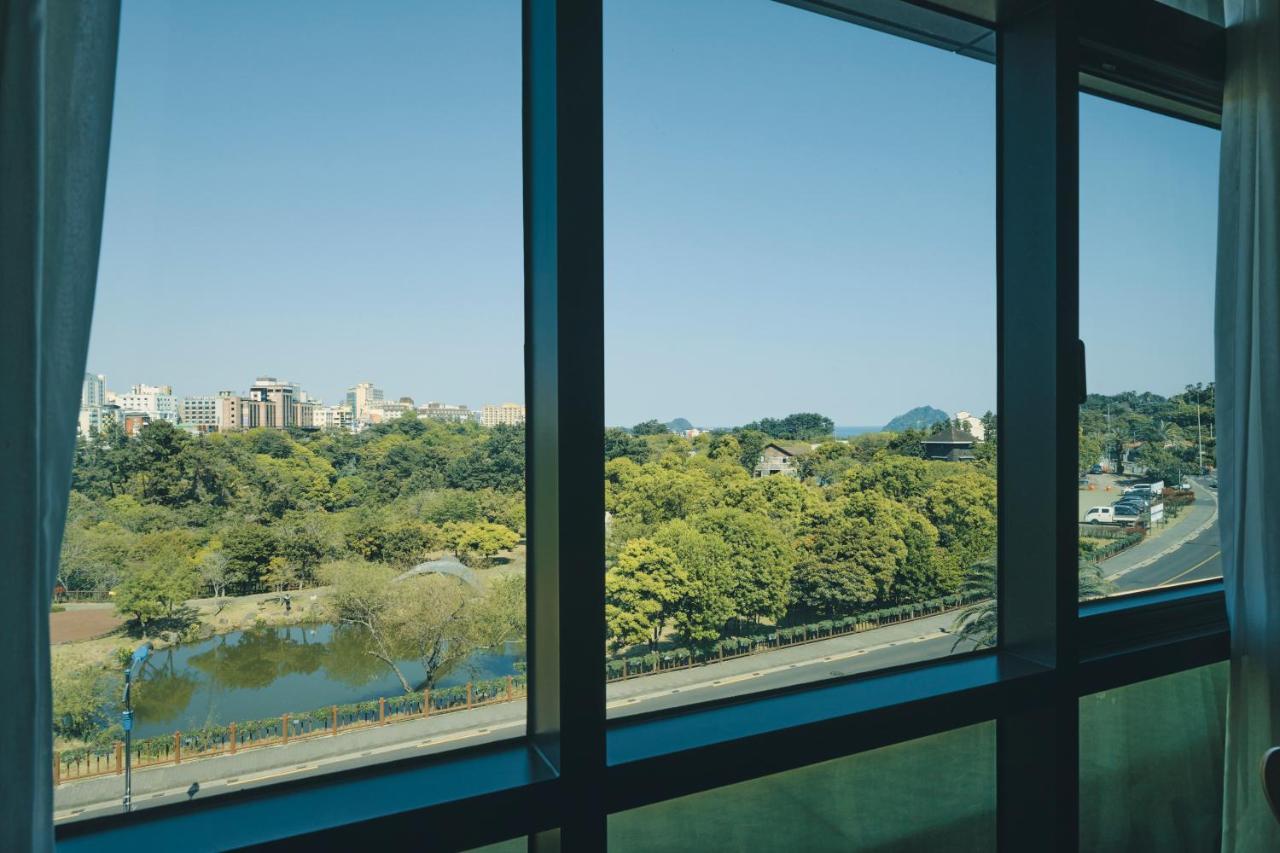 Jeju Poong Gyung Hotel Seogwipo Bagian luar foto
