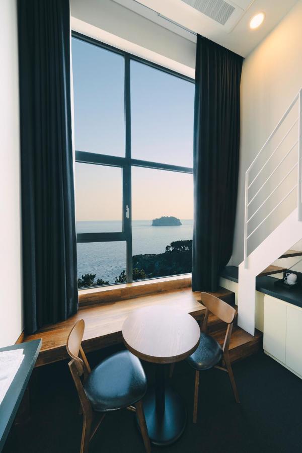 Jeju Poong Gyung Hotel Seogwipo Bagian luar foto